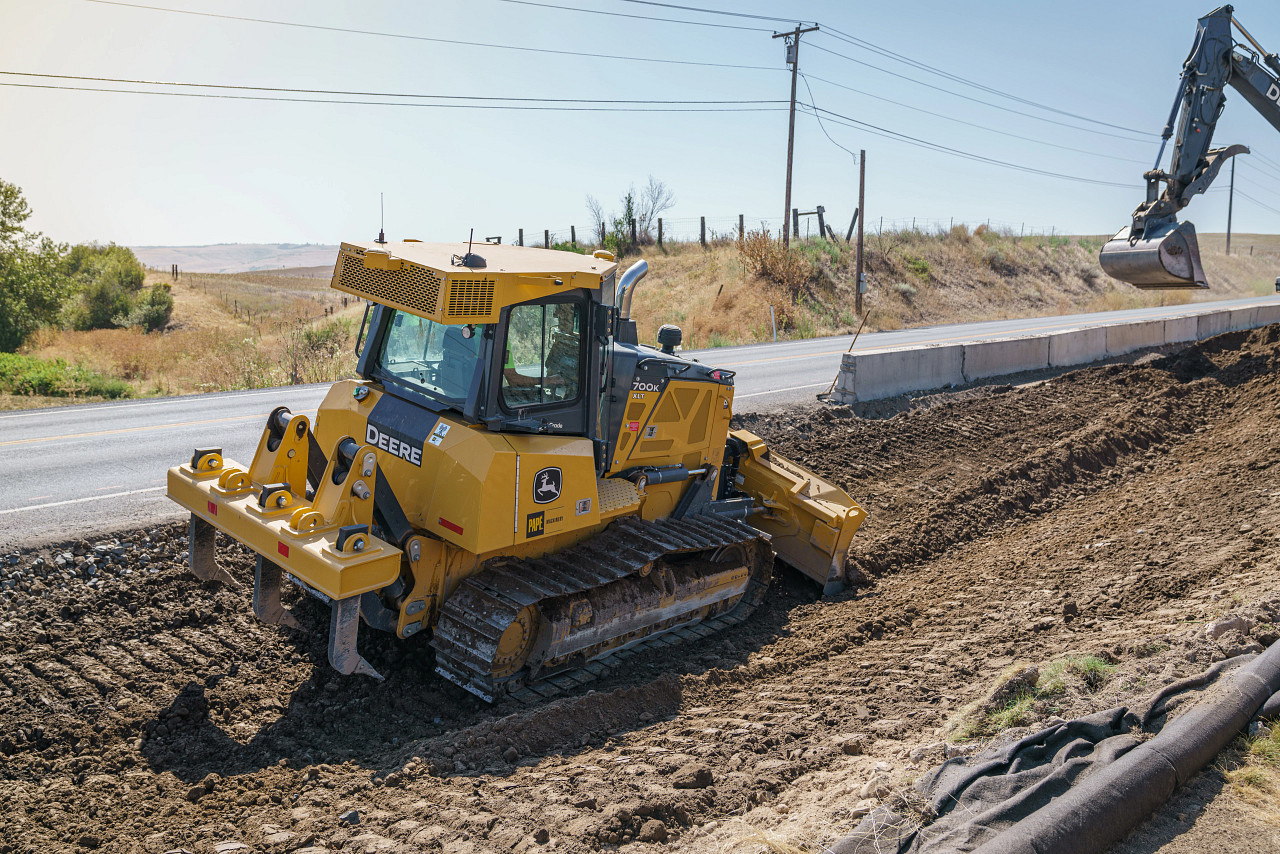 Topcon 3D-MCMAX GPS machine control for industrial equipment control