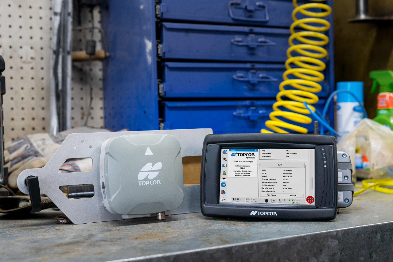Topcon XDCL autosteer and tractor GPS system in the field